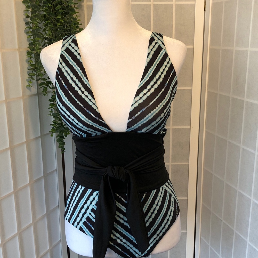 Venus Beautiful New Giada Women's One-Piece Swimsuit in Black & Turquois, Size 8